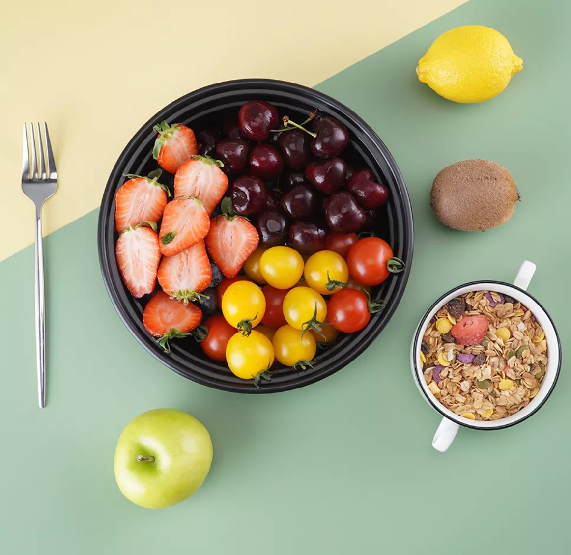 48oz. Black Round Microwavable Container with Clear Lid 150 Sets